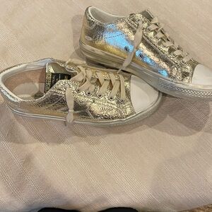 Vintage Havana women's shine sneaker. Gold foil. Size 8.5